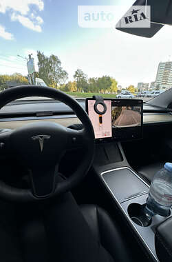 Седан Tesla Model 3 2021 в 