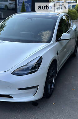 Седан Tesla Model 3 2021 в 