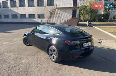 Седан Tesla Model 3 2021 в Киеве