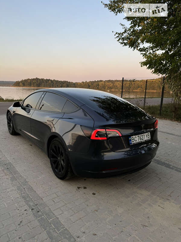 Седан Tesla Model 3 2021 в Івано-Франково