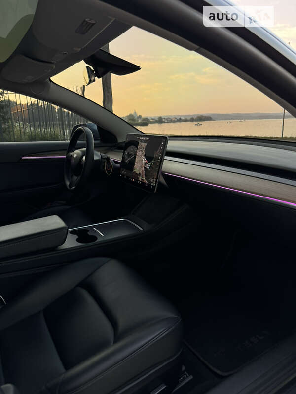 Седан Tesla Model 3 2021 в Івано-Франково
