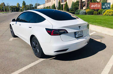 Седан Tesla Model 3 2021 в 