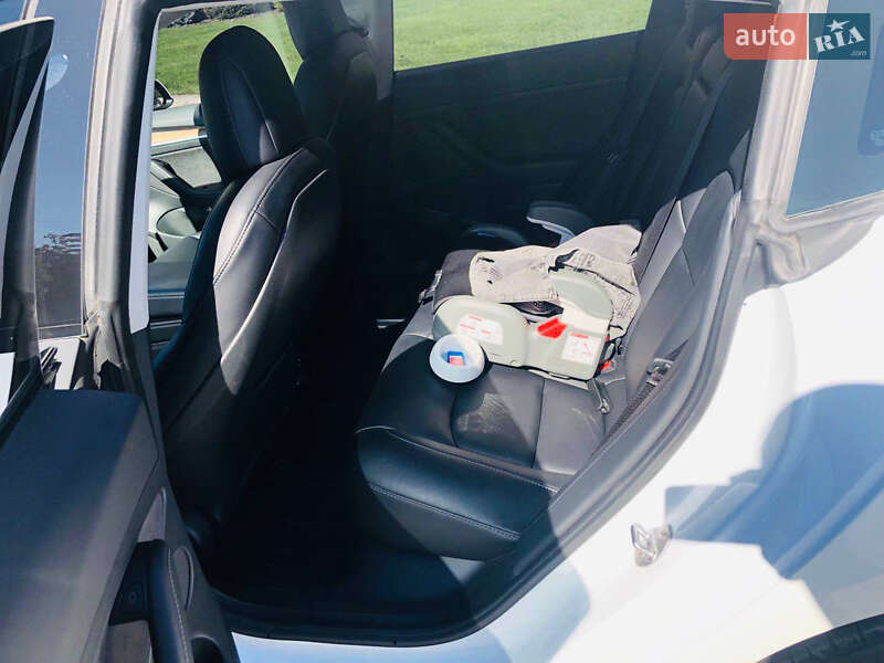 Седан Tesla Model 3 2021 в Запорожье