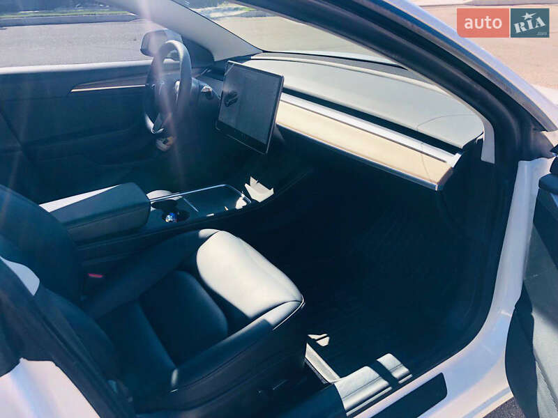 Седан Tesla Model 3 2021 в Запорожье