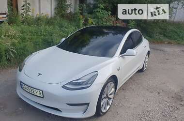 Седан Tesla Model 3 2020 в Тернополе