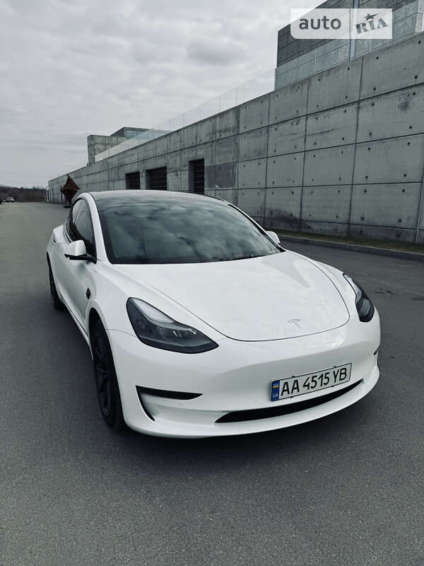 Седан Tesla Model 3 2022 в Києві