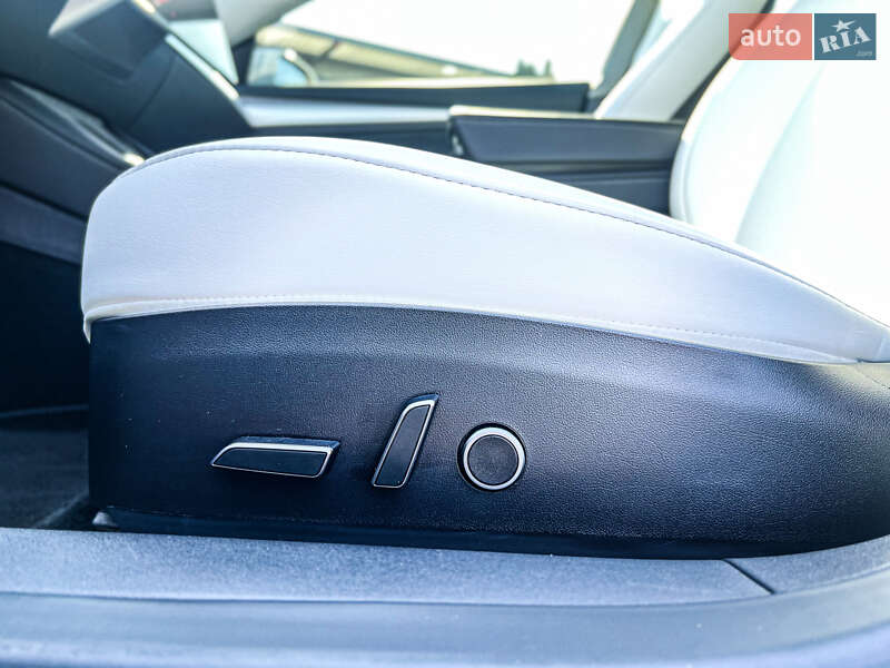 Седан Tesla Model 3 2022 в Вінниці