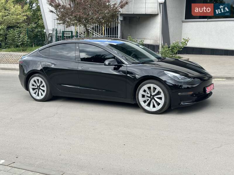 Седан Tesla Model 3 2022 в Запоріжжі