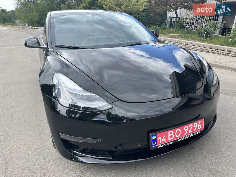 Седан Tesla Model 3 2022 в Запоріжжі
