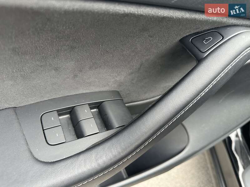 Седан Tesla Model 3 2022 в Запоріжжі