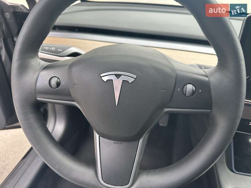 Седан Tesla Model 3 2022 в Запоріжжі