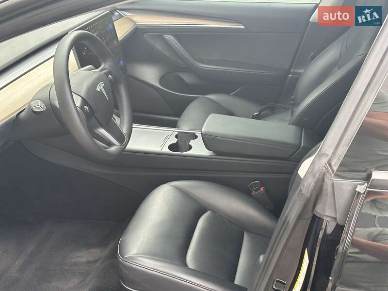 Седан Tesla Model 3 2022 в Запоріжжі