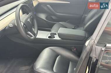Седан Tesla Model 3 2022 в 