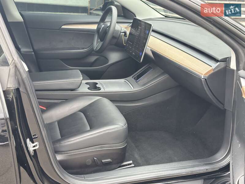 Седан Tesla Model 3 2022 в Запоріжжі