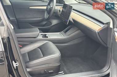 Седан Tesla Model 3 2022 в 