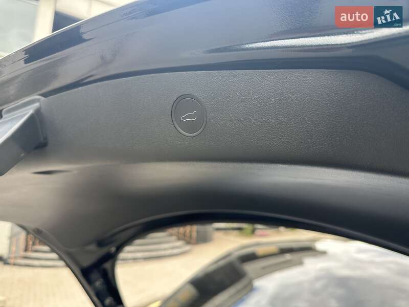 Седан Tesla Model 3 2022 в Запоріжжі