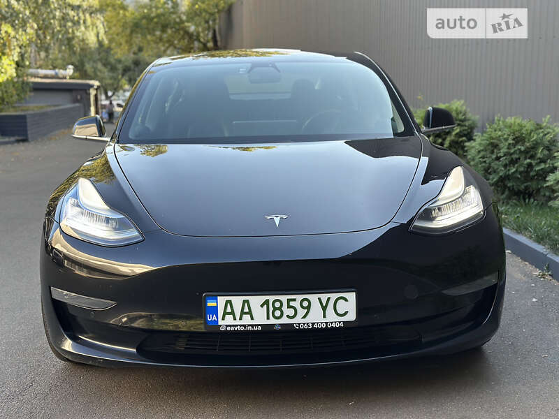 Седан Tesla Model 3 2019 в Києві