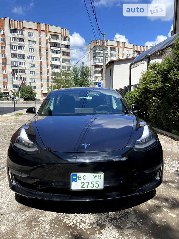 Седан Tesla Model 3 2018 в Львові