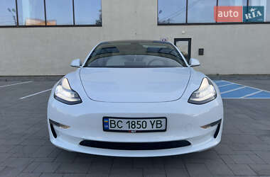 Седан Tesla Model 3 2018 в Стрию