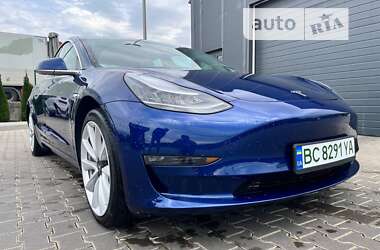 Седан Tesla Model 3 2019 в Львові