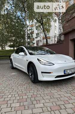 Седан Tesla Model 3 2020 в Ивано-Франковске