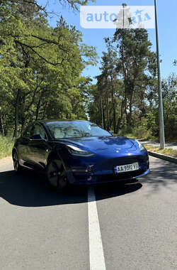 Седан Tesla Model 3 2019 в Киеве