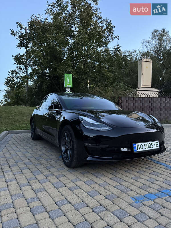 Седан Tesla Model 3 2019 в 