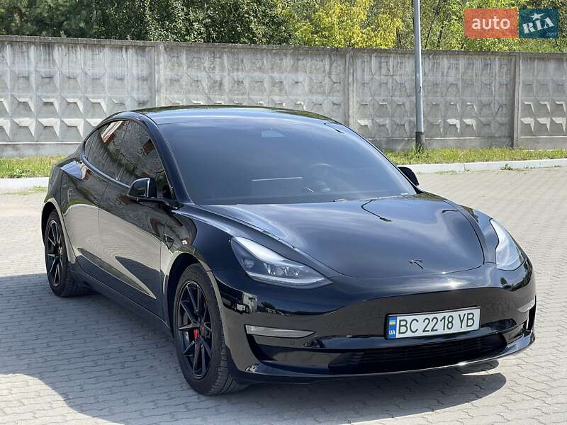 Tesla Model 3 2021