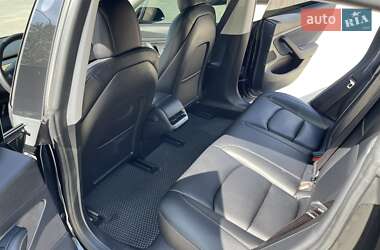 Седан Tesla Model 3 2021 в 