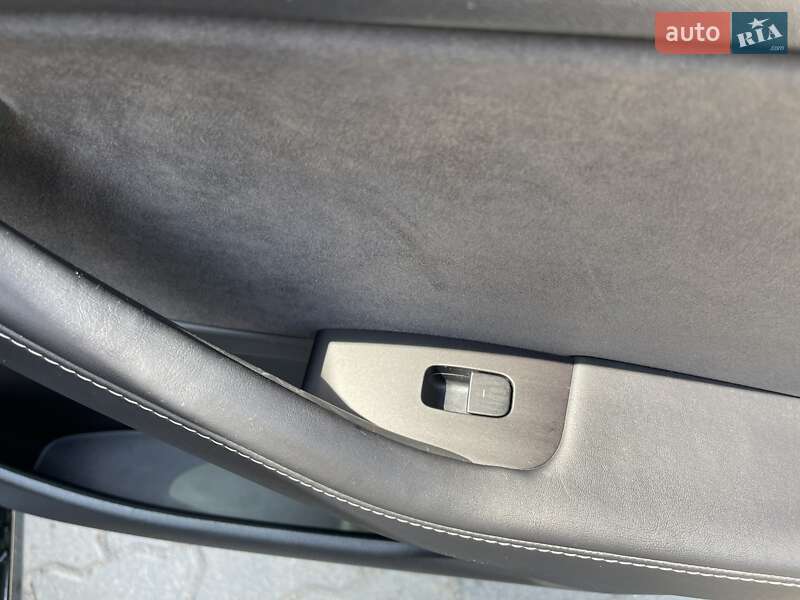 Седан Tesla Model 3 2021 в Львове