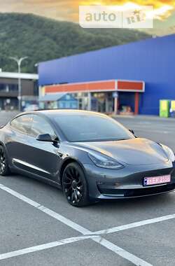 Седан Tesla Model 3 2022 в Мукачевому