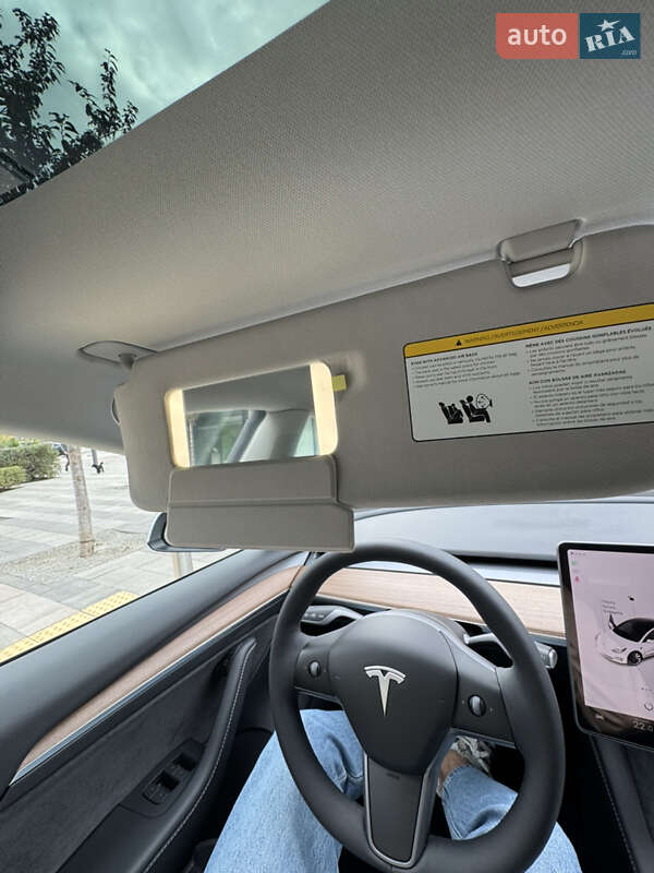 Седан Tesla Model 3 2023 в Киеве