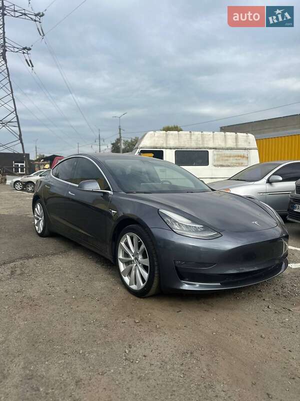 Седан Tesla Model 3 2019 в Києві