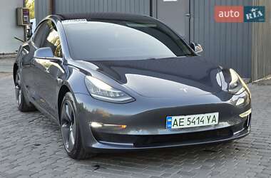 Седан Tesla Model 3 2019 в Першотравенске