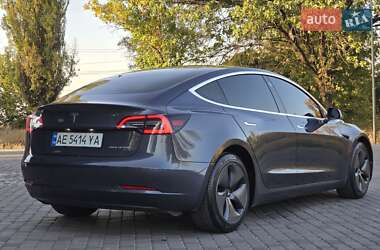 Седан Tesla Model 3 2019 в Першотравенске