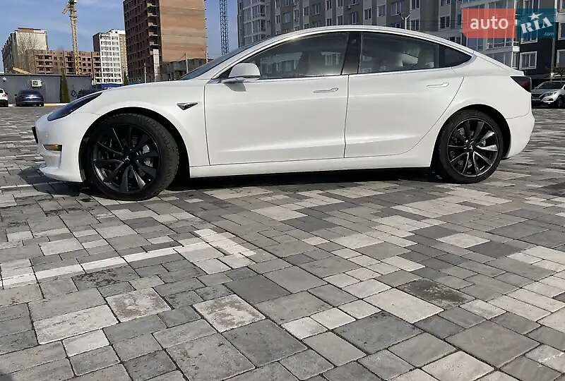 Седан Tesla Model 3 2019 в Білій Церкві