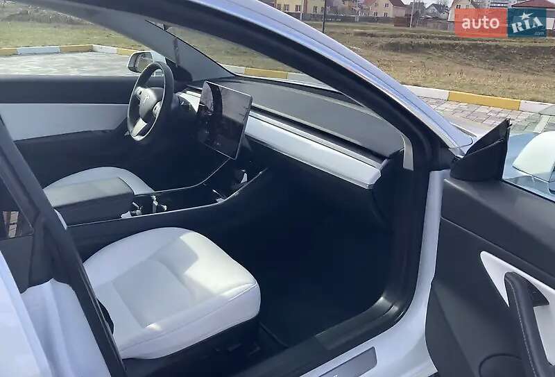 Седан Tesla Model 3 2019 в Білій Церкві