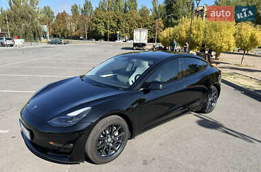 Седан Tesla Model 3 2022 в 