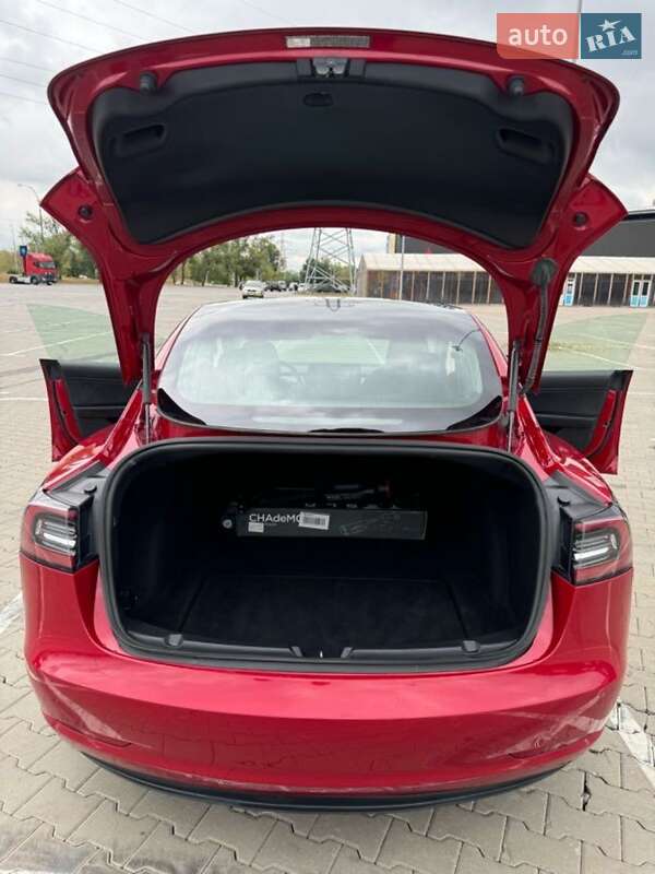Седан Tesla Model 3 2019 в Киеве