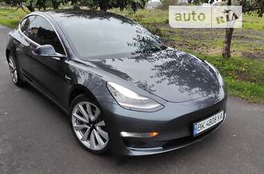 Седан Tesla Model 3 2018 в Ровно