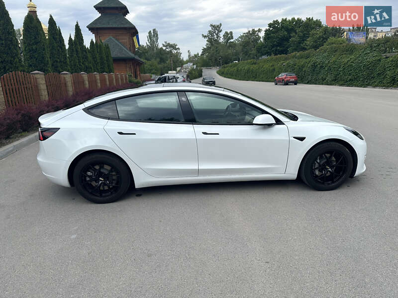 Седан Tesla Model 3 2021 в Днепре