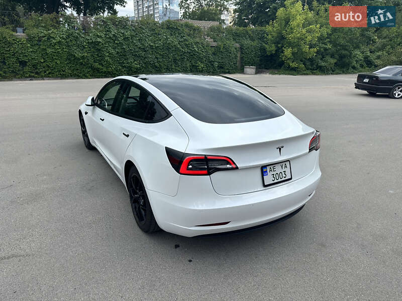 Седан Tesla Model 3 2021 в Днепре