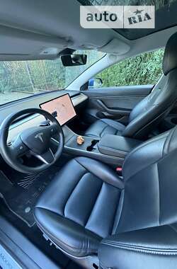 Седан Tesla Model 3 2018 в Львове