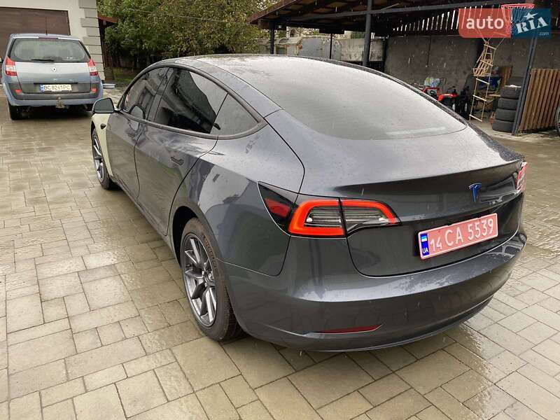 Tesla Model 3 2023