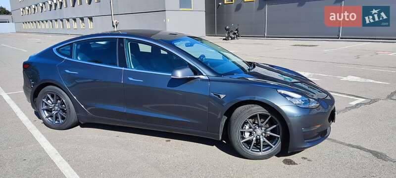 Tesla Model 3 2018