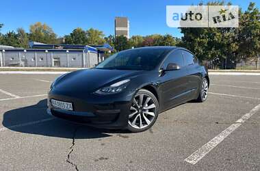 Седан Tesla Model 3 2018 в Киеве