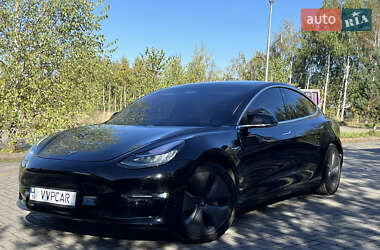 Седан Tesla Model 3 2020 в Дрогобыче