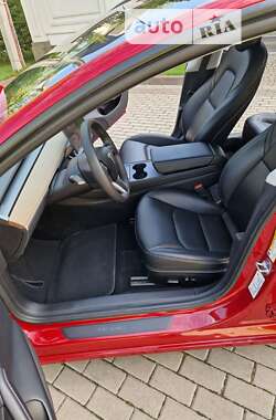 Седан Tesla Model 3 2021 в 
