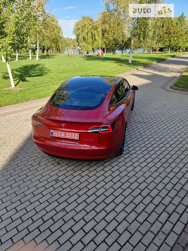 Седан Tesla Model 3 2021 в Рівному