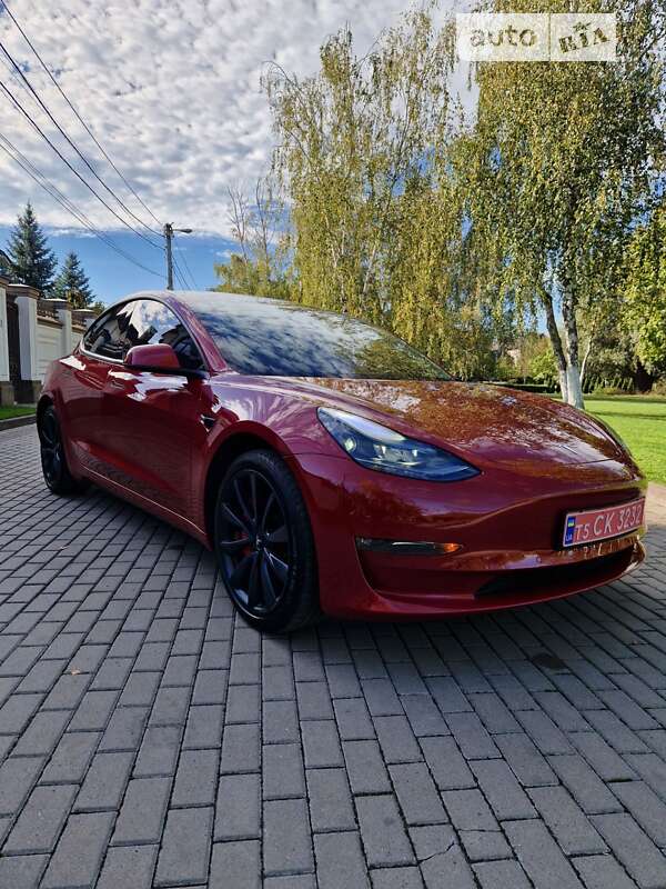 Седан Tesla Model 3 2021 в Рівному